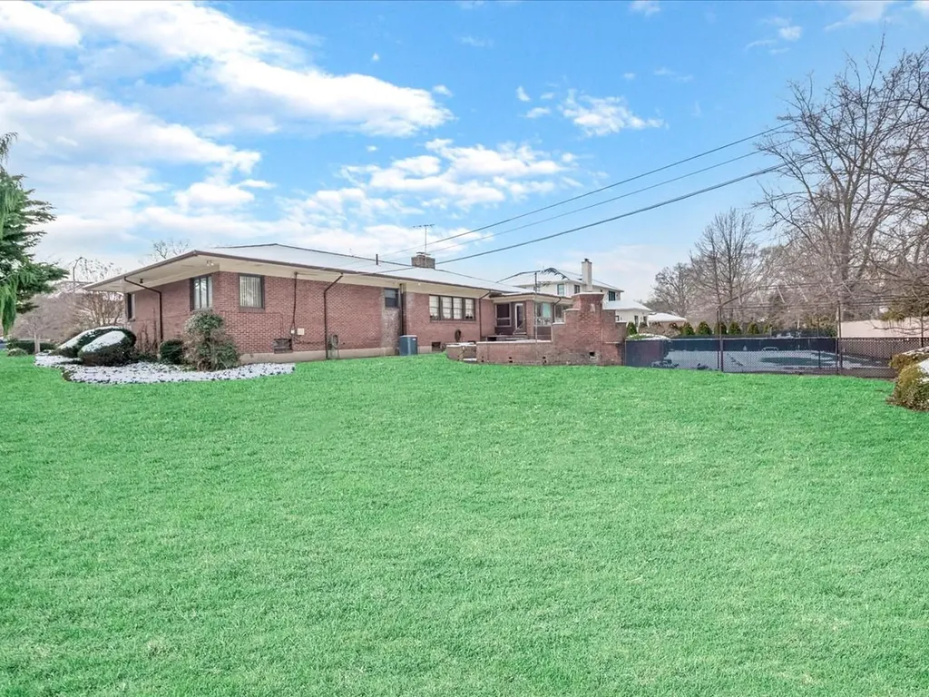 215-31 26 Avenue Bayside NY 11360