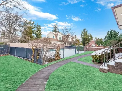 215-31 26 Avenue Bayside NY 11360