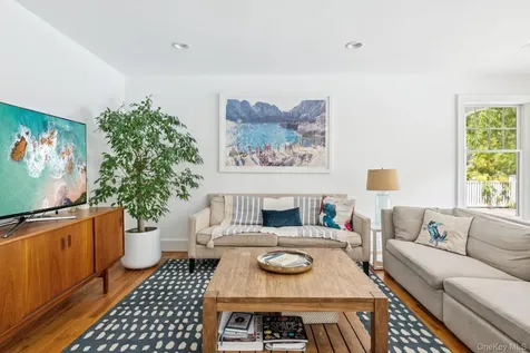 19 Oak Meadow Lane Bellport Village NY 11713