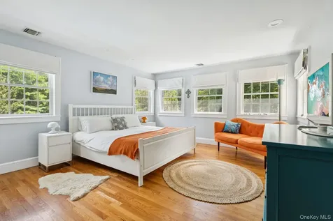 19 Oak Meadow Lane Bellport Village NY 11713