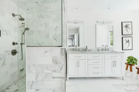 19 Oak Meadow Lane Bellport Village NY 11713