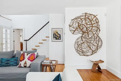 19 Oak Meadow Lane Bellport Village NY 11713