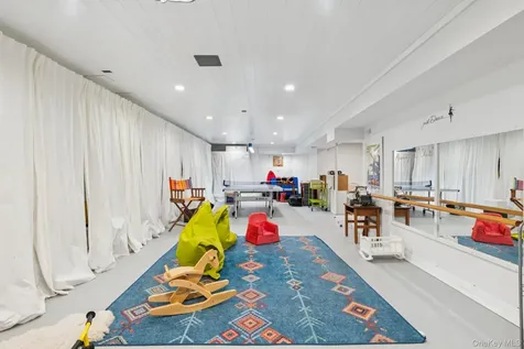 19 Oak Meadow Lane Bellport Village NY 11713