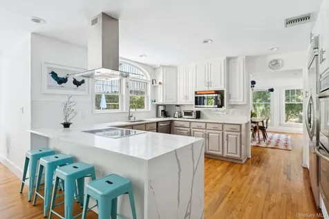 19 Oak Meadow Lane Bellport Village NY 11713