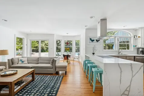 19 Oak Meadow Lane Bellport Village NY 11713