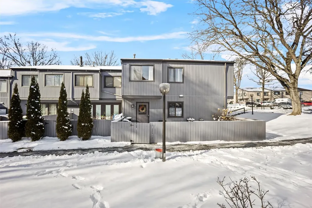1903 Aspen Walk Poughkeepsie NY 12603