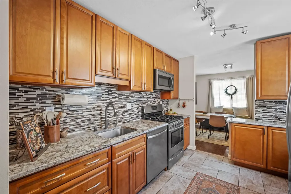 1903 Aspen Walk Poughkeepsie NY 12603