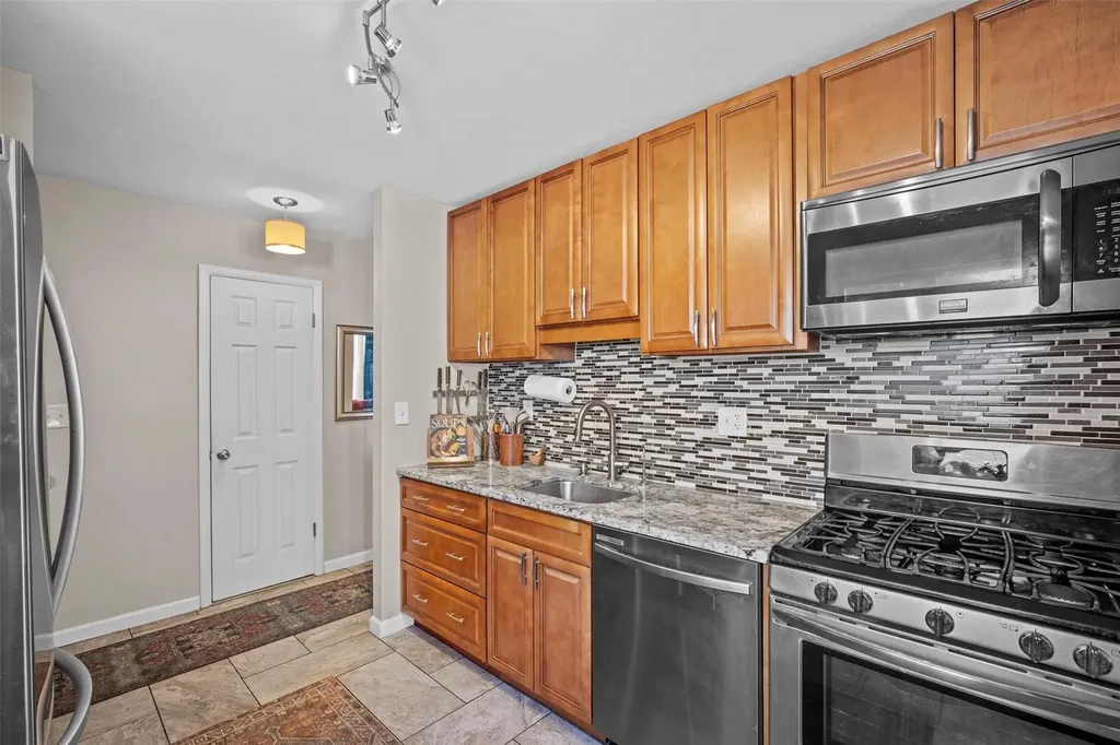 1903 Aspen Walk Poughkeepsie NY 12603