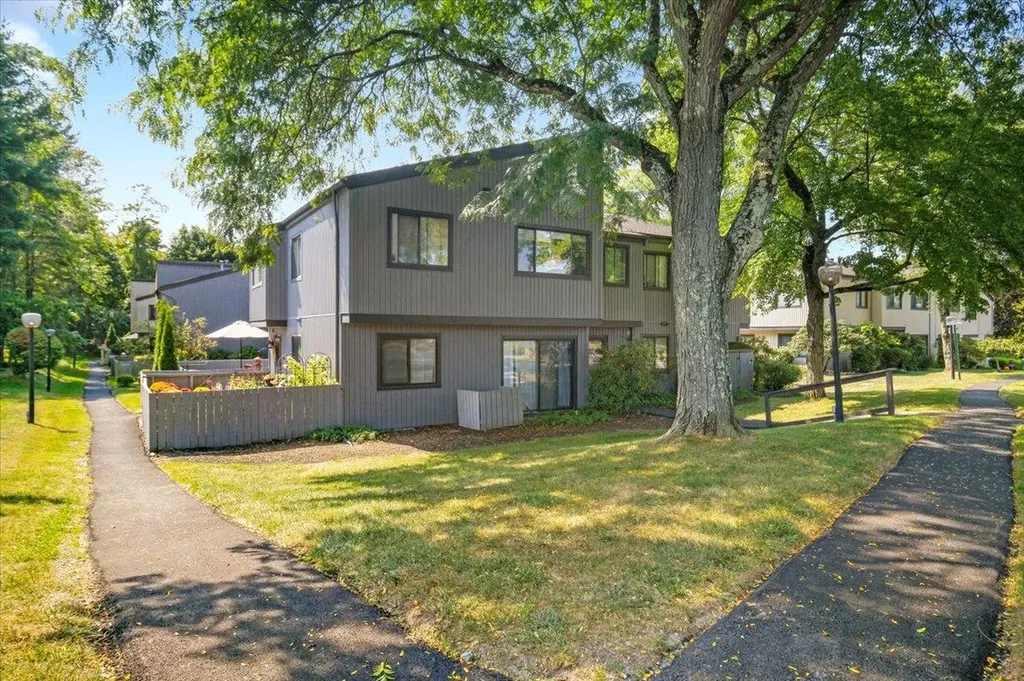 1903 Aspen Walk Poughkeepsie NY 12603