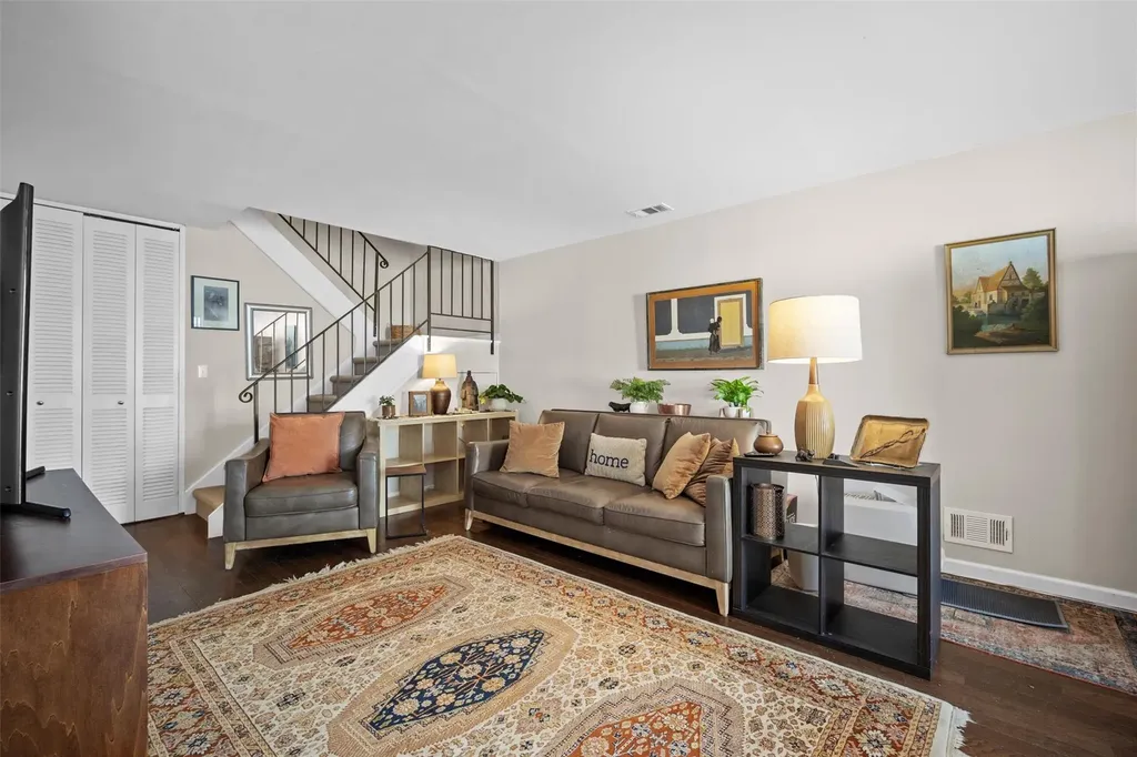1903 Aspen Walk Poughkeepsie NY 12603