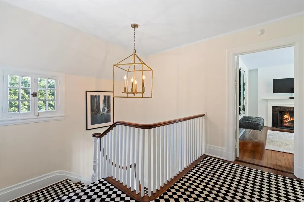 43 Burtis Lane Syosset NY 11791
