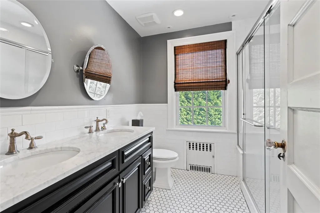43 Burtis Lane Syosset NY 11791