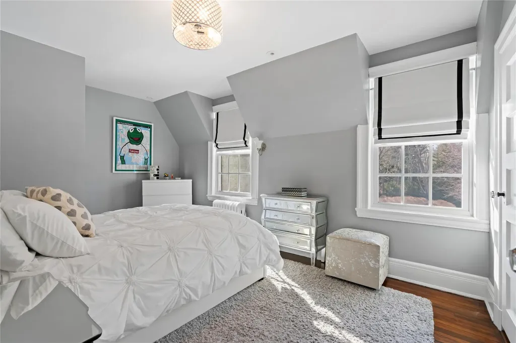 43 Burtis Lane Syosset NY 11791