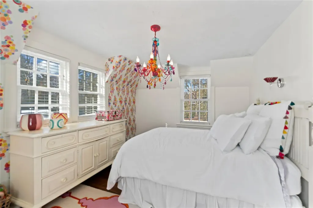43 Burtis Lane Syosset NY 11791