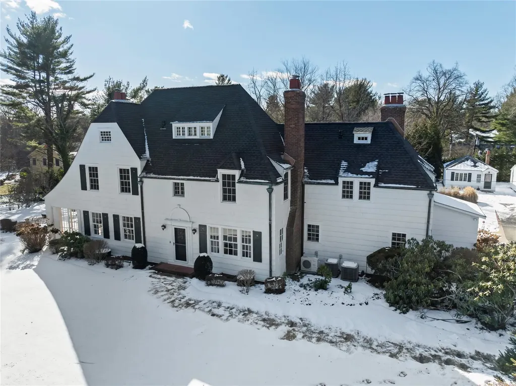 43 Burtis Lane Syosset NY 11791