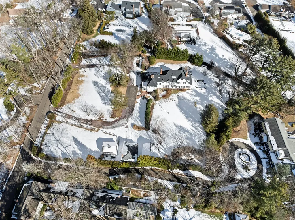 43 Burtis Lane Syosset NY 11791