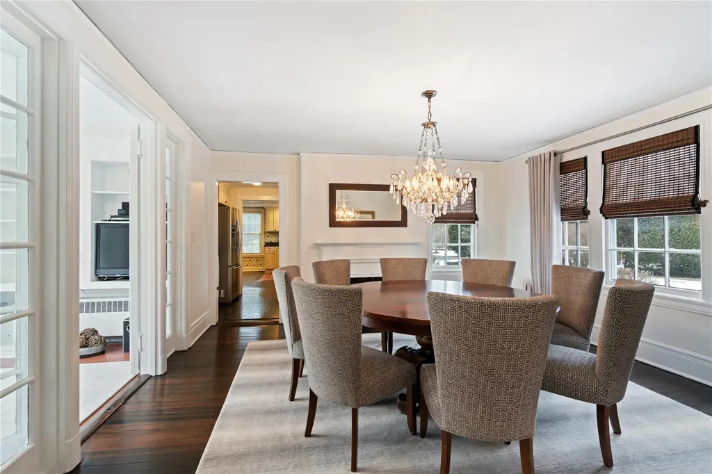 43 Burtis Lane Syosset NY 11791