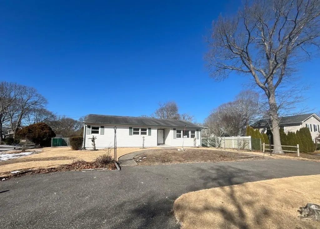 116 S Dunton Avenue Brookhaven NY 11772