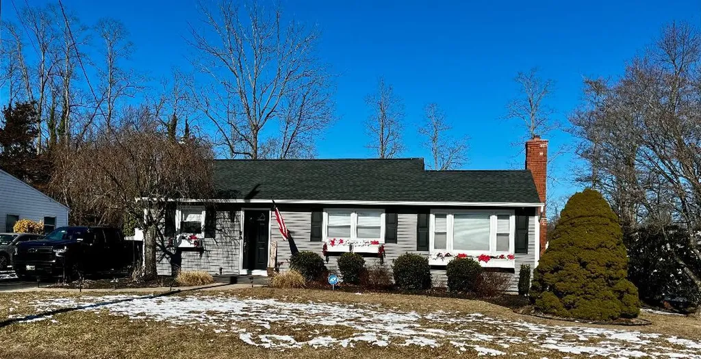 8 Helen Brookhaven NY 11720