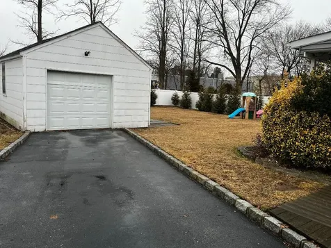 8 Helen Centereach NY 11720