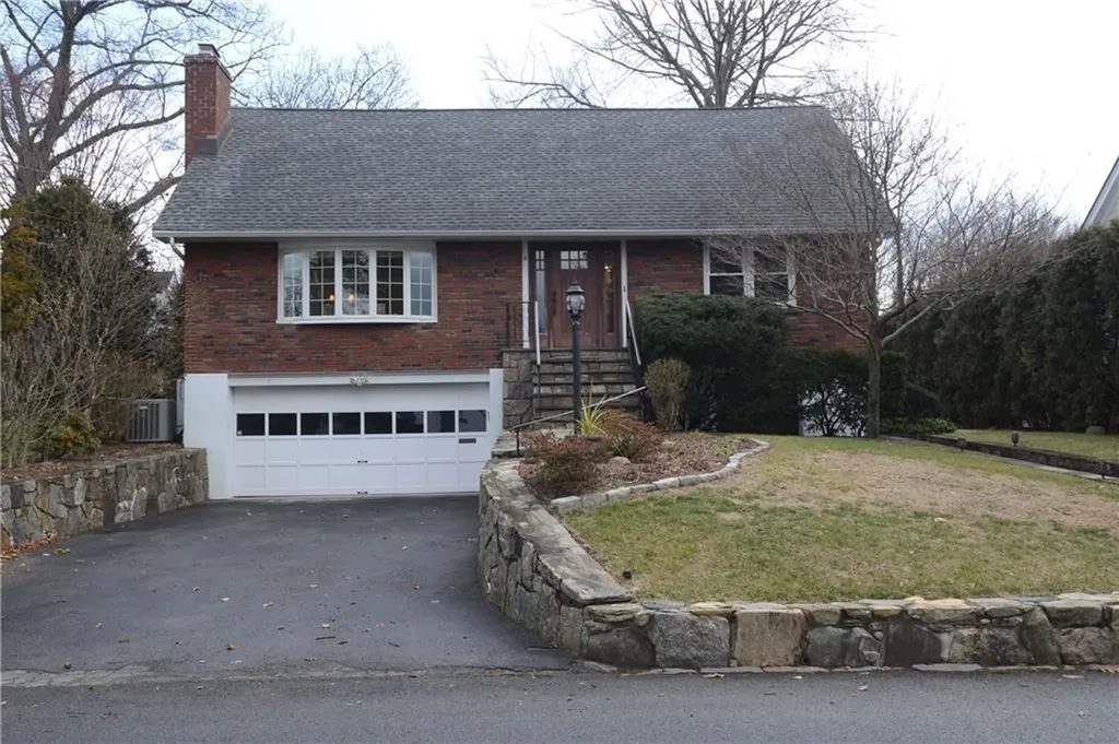 4 Knollwood Road Eastchester NY 10709