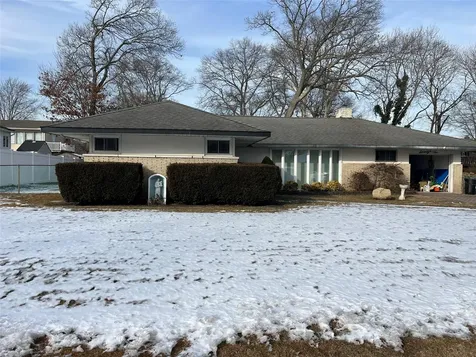 75 Ryder Avenue North Babylon NY 11703