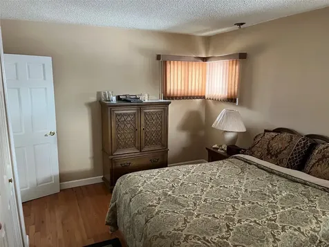 75 Ryder Avenue North Babylon NY 11703