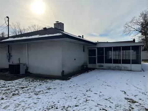 75 Ryder Avenue North Babylon NY 11703