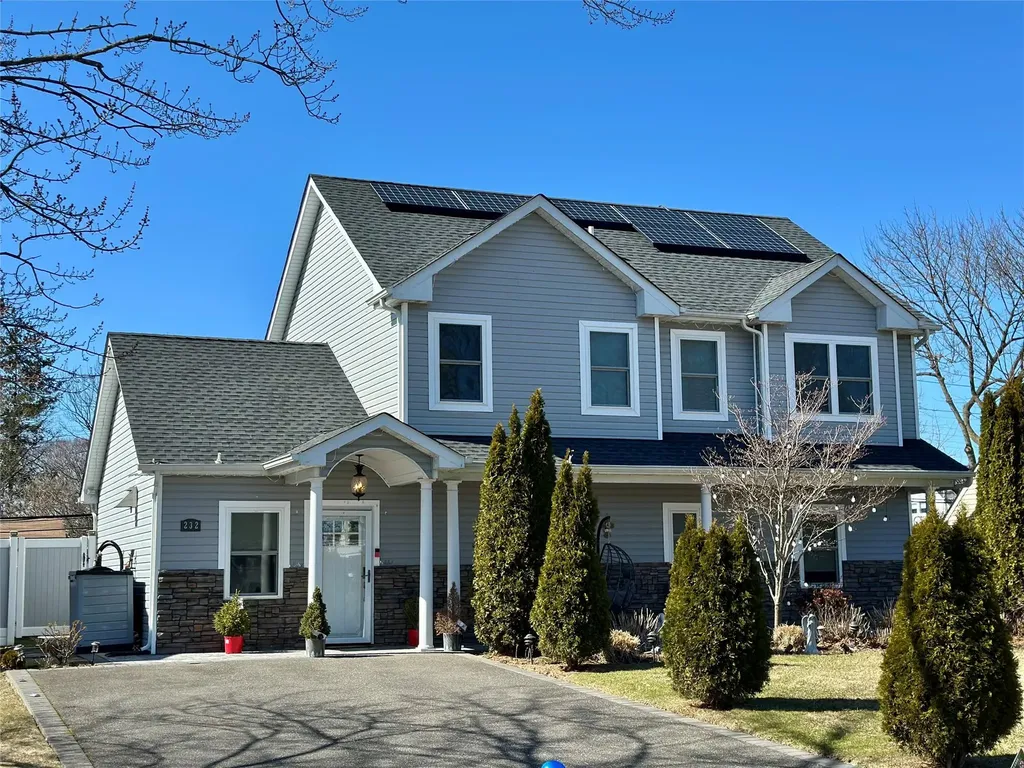 232 Elm Drive E Levittown NY 11756