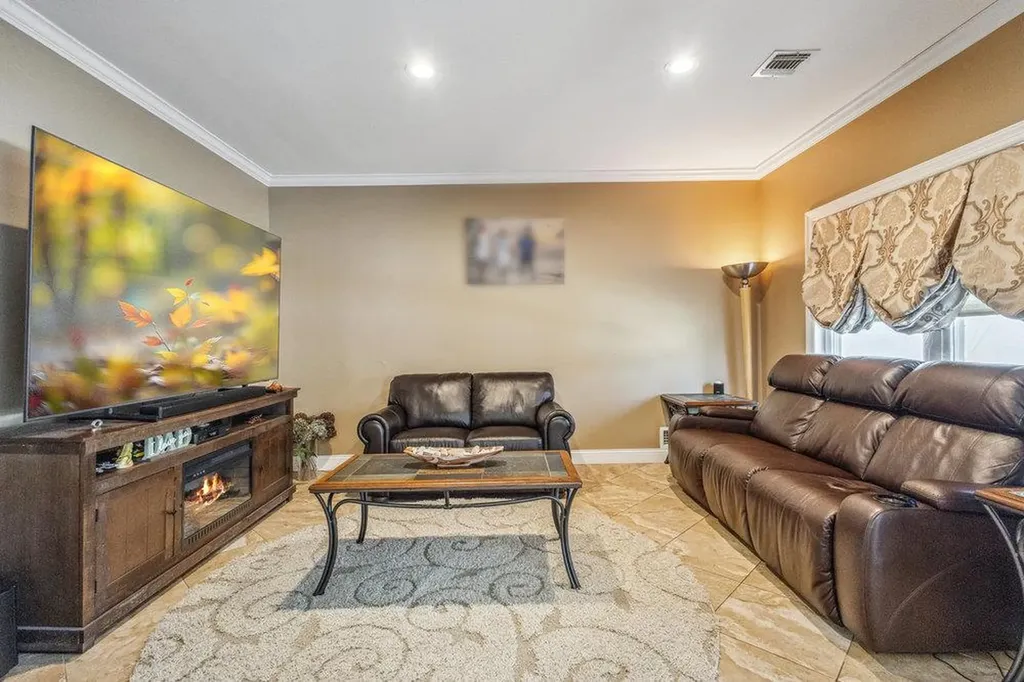 232 Elm Drive E Levittown NY 11756