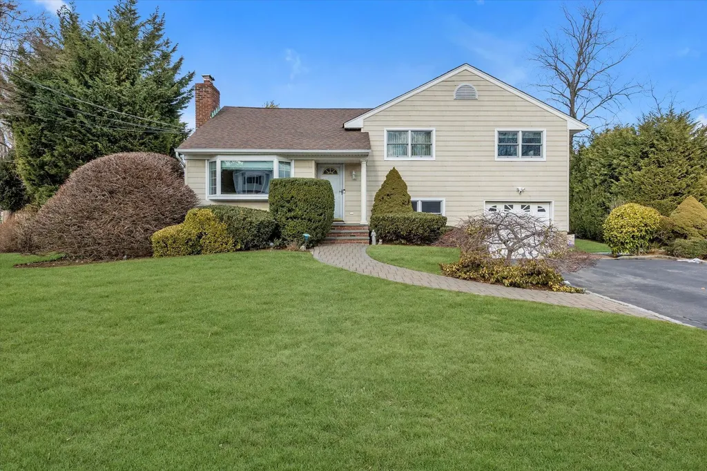 9 Rupert Place Melville NY 11747