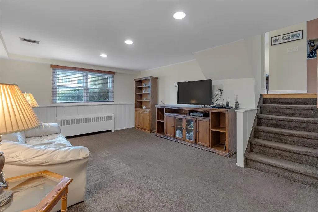 9 Rupert Place Melville NY 11747