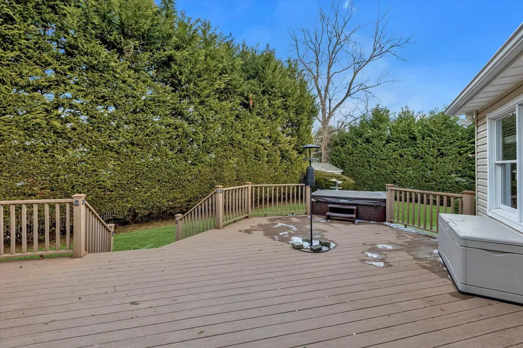 9 Rupert Place Melville NY 11747