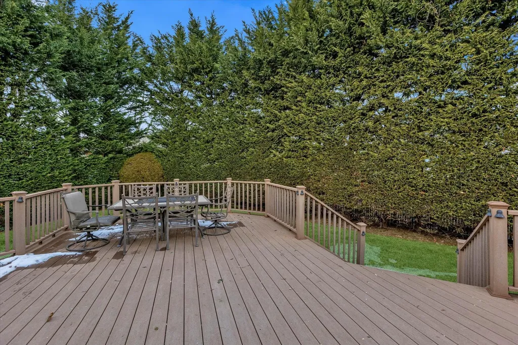9 Rupert Place Melville NY 11747