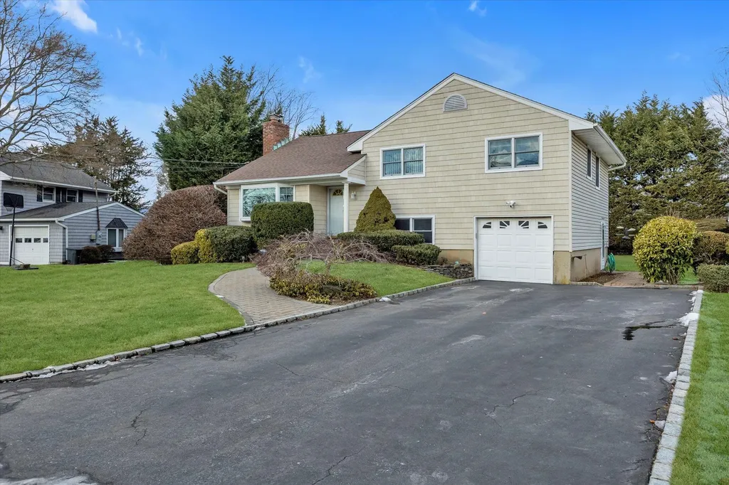 9 Rupert Place Melville NY 11747