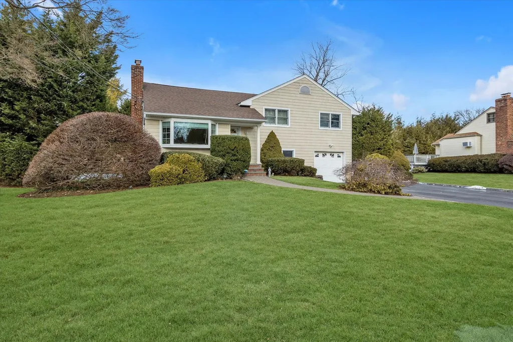 9 Rupert Place Melville NY 11747