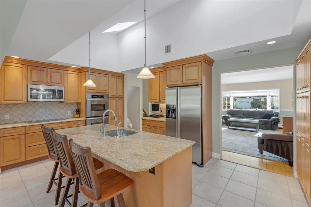 9 Rupert Place Melville NY 11747