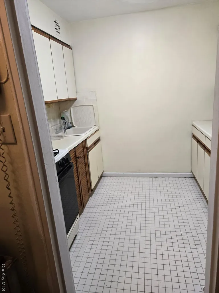 175 Archer Street Freeport NY 11520