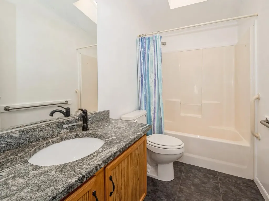 16 Vista Lane Poughkeepsie NY 12603
