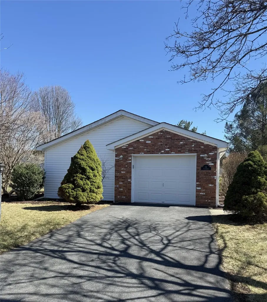 16 Vista Lane Poughkeepsie NY 12603