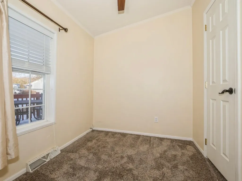 16 Vista Lane Poughkeepsie NY 12603