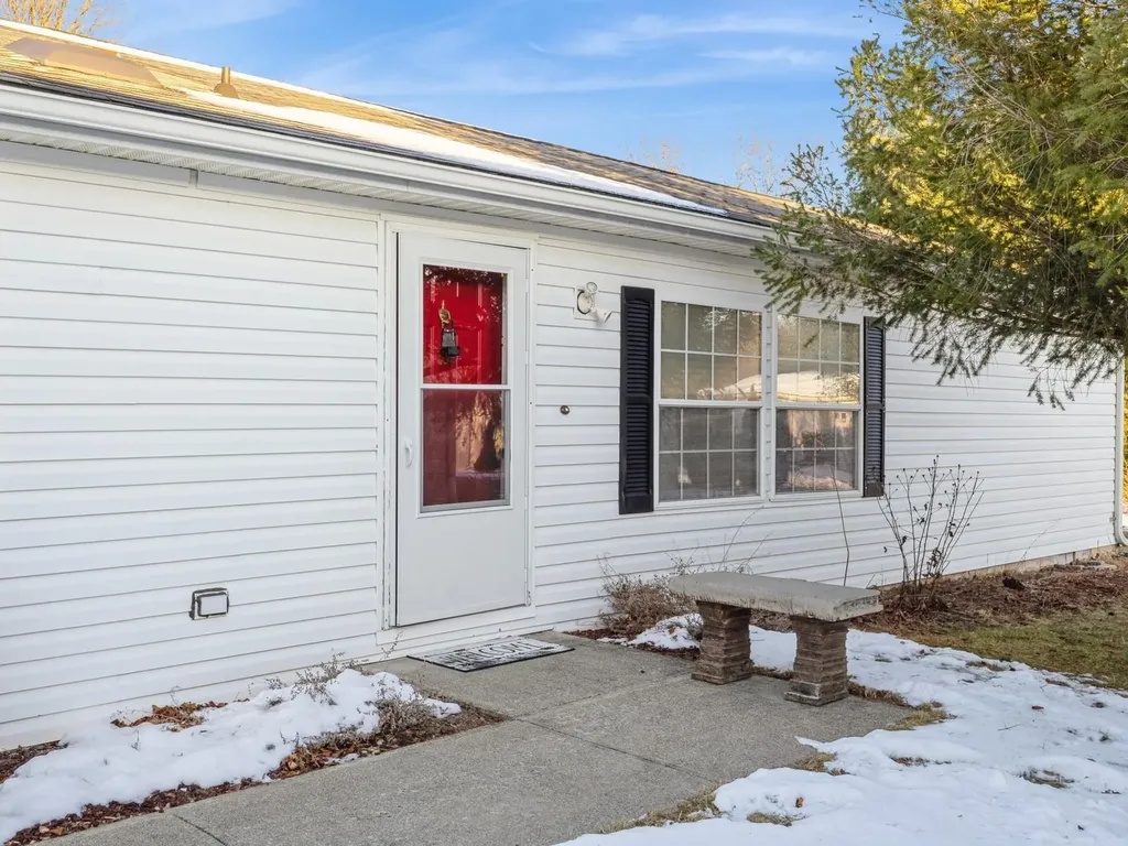 16 Vista Lane Poughkeepsie NY 12603