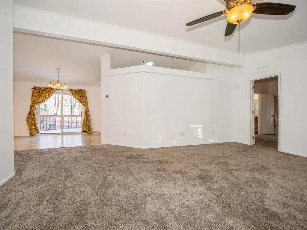 16 Vista Lane Poughkeepsie NY 12603