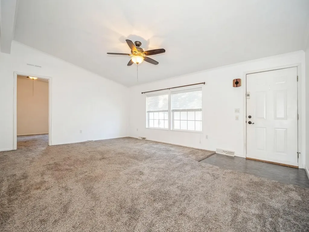 16 Vista Lane Poughkeepsie NY 12603