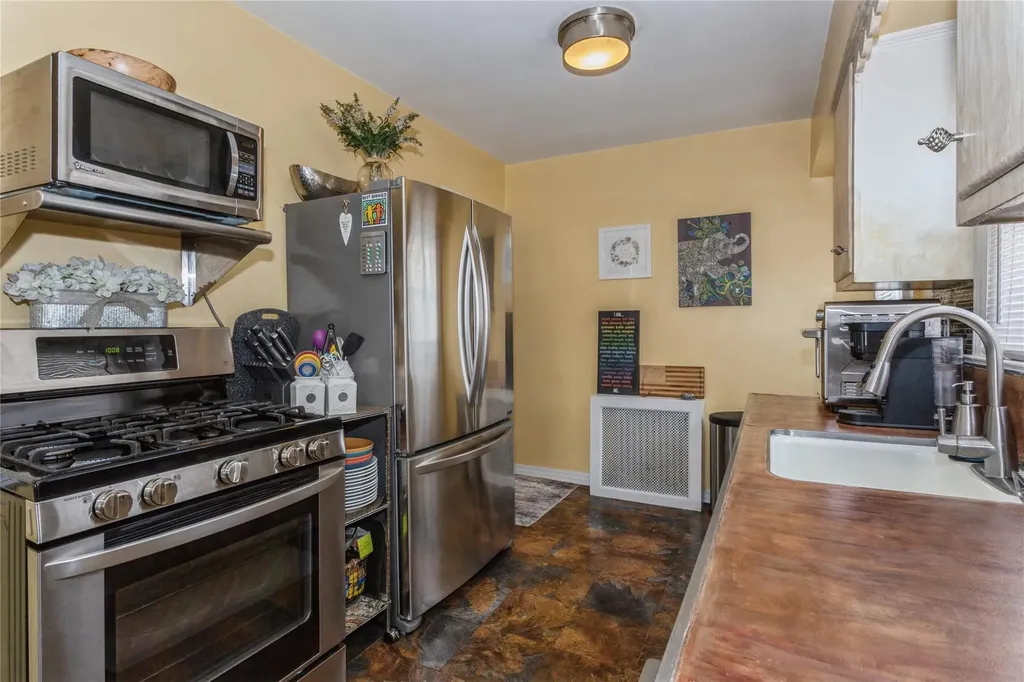 362 Clive Avenue Oceanside NY 11572