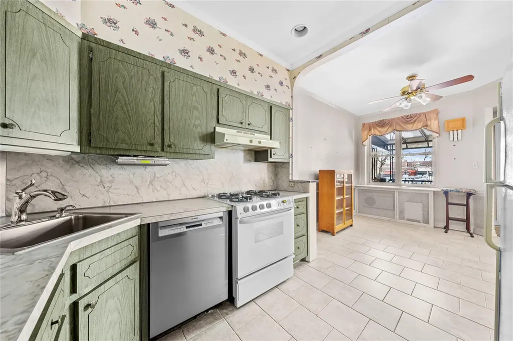 2636 E 7th Street Brooklyn NY 11235