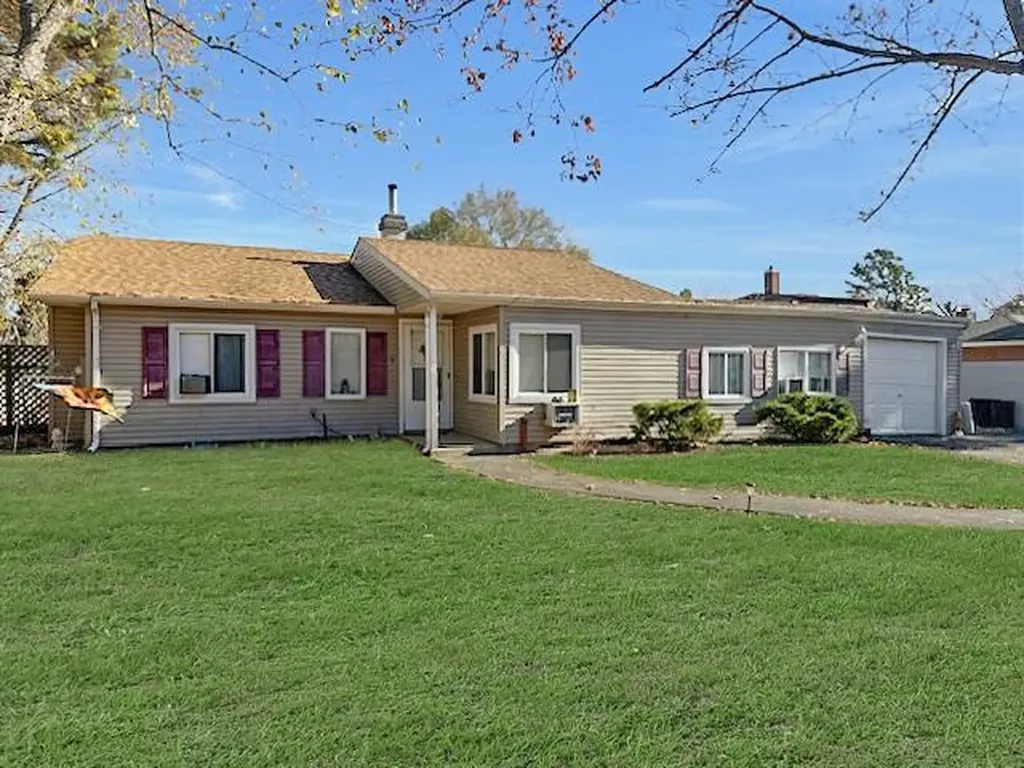 7 Balsam Drive Medford NY 11763