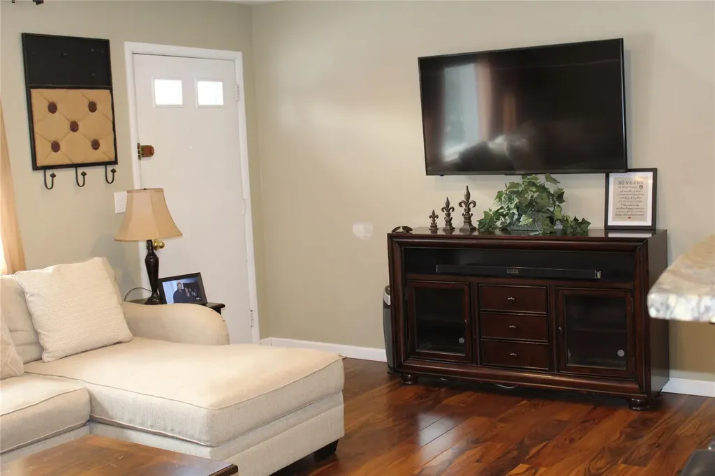 3 William Penn Court Hyde Park NY 12538
