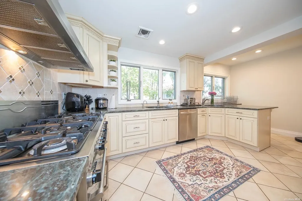 75 E Beech Street Long Beach NY 11561
