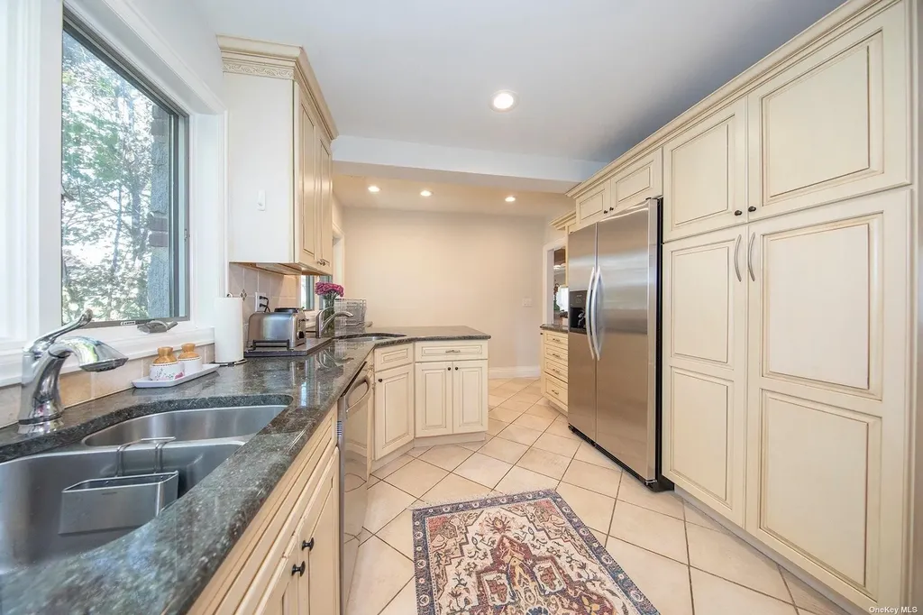 75 E Beech Street Long Beach NY 11561